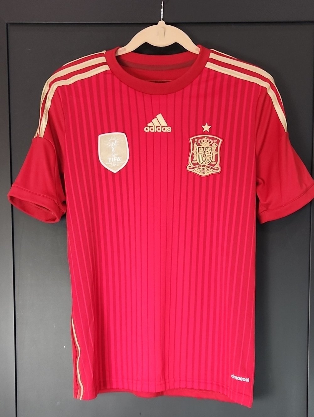 🏆 Own a Piece of Football History: Youth XL Spain Jersey!
